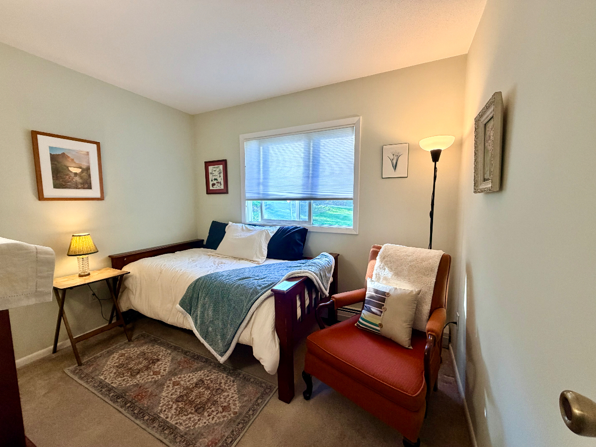 Charming Private Room, Private Bath in Manchester VT - Photo 9