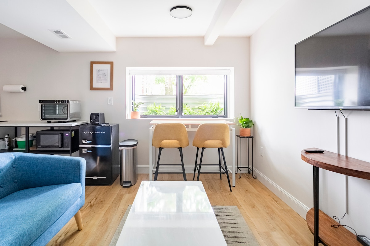 Private 1BR w/ Patio - Heart of Petworth - 5 min Walk to Metro -  All utilities incl - Photo 8