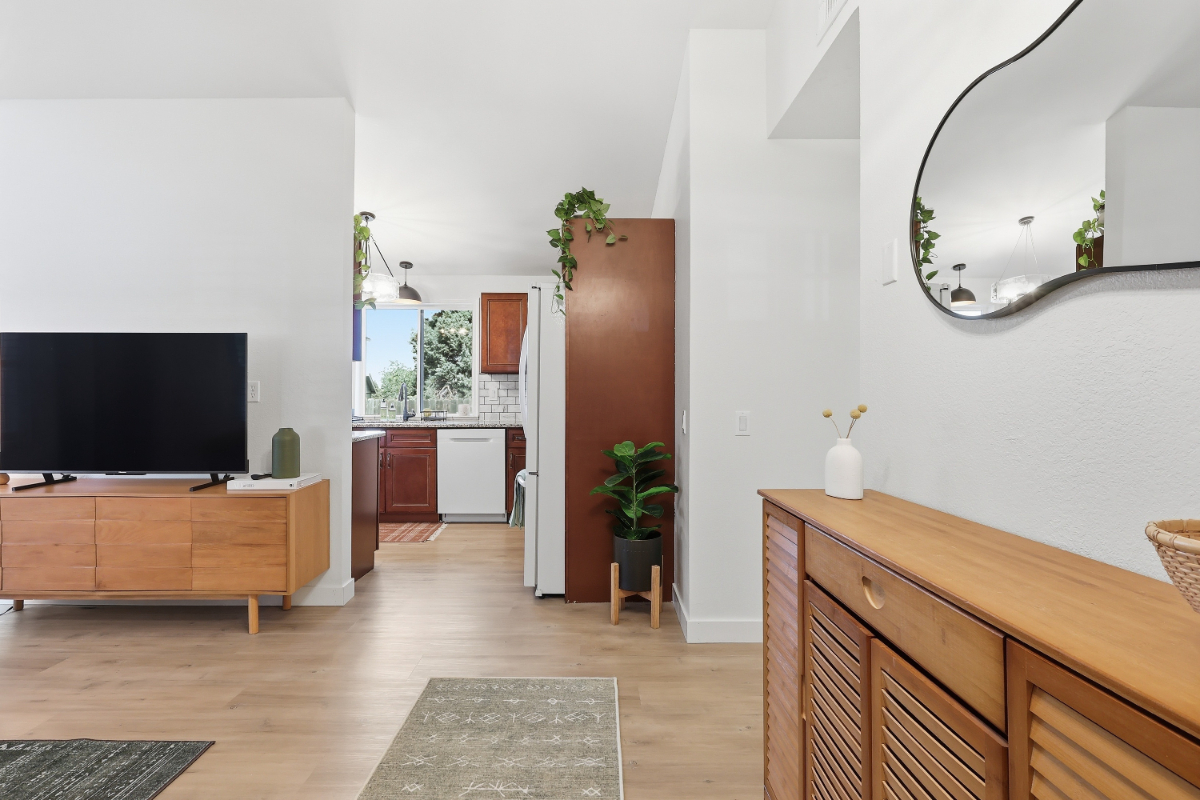 Renovated Midtown Sanctuary - Dedicated Office/Dog Friendly/Near Hospital - Photo 6