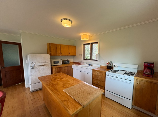 The Orchard House - Quiet Woodland Retreat Near Trails, River Access & Skiing with Utilities Include - Photo 7