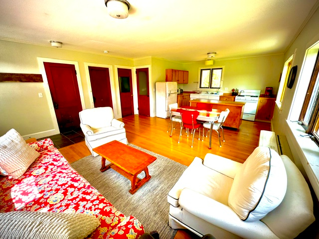 The Orchard House - Quiet Woodland Retreat Near Trails, River Access & Skiing with Utilities Include - Photo 5