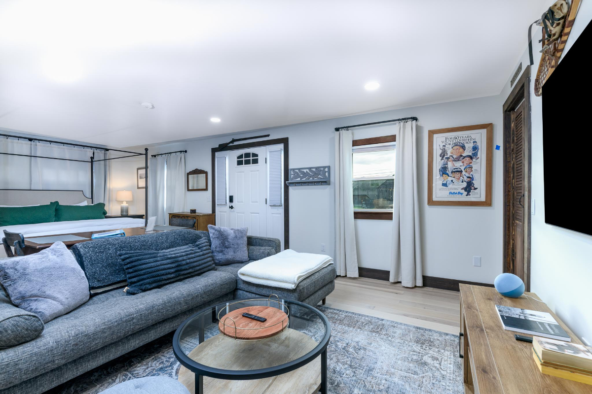 Modern Furnished Home Near Stowe Utilities Included - Photo 9