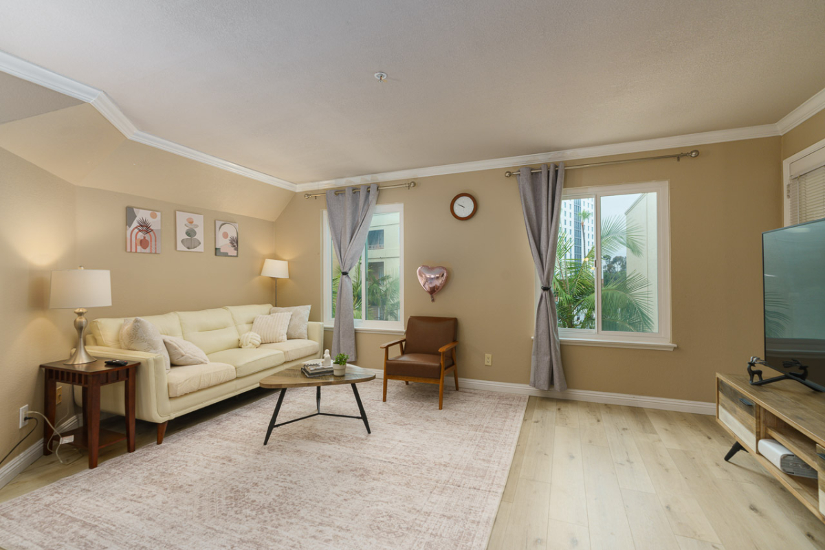 2B/2B UTC Condo, Walk to Mall & Wholefoods, Philz and Shops, Free underground garage Parking - Photo 5