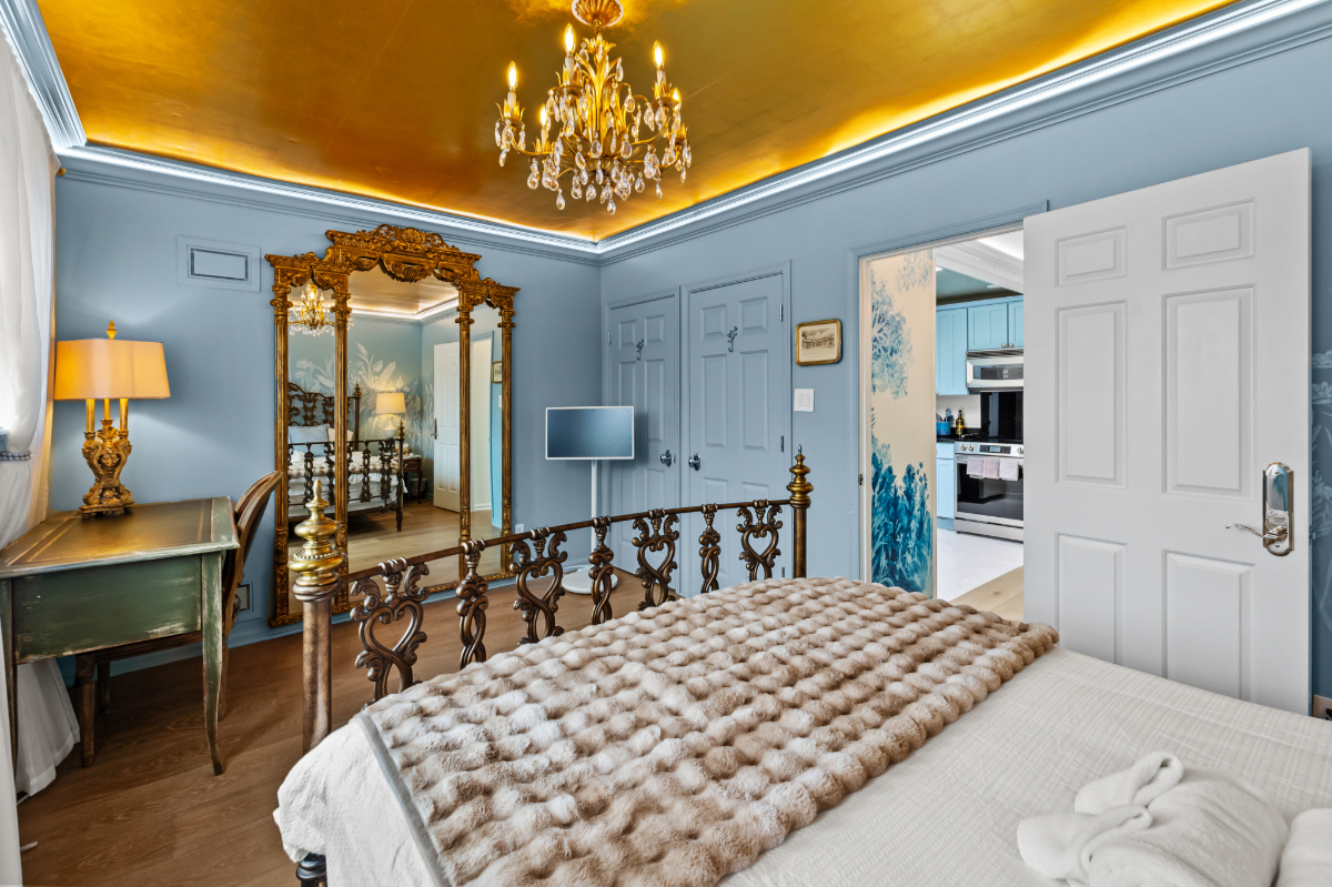 Inviting 1BR Downtown U St Artist's Penthouse with Private Roof Deck & Parking - Photo 6
