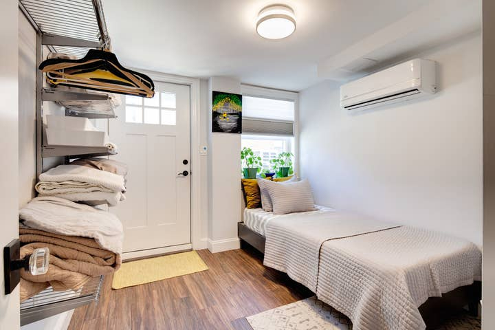 2-bed, 1-bath Oasis in Cleveland Park - Photo 6