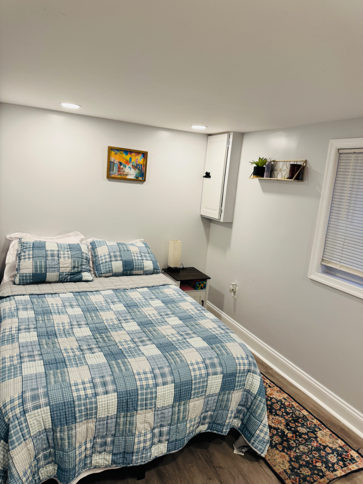Modern Private Basement Apartment Near Hospitals & Metro - Photo 8