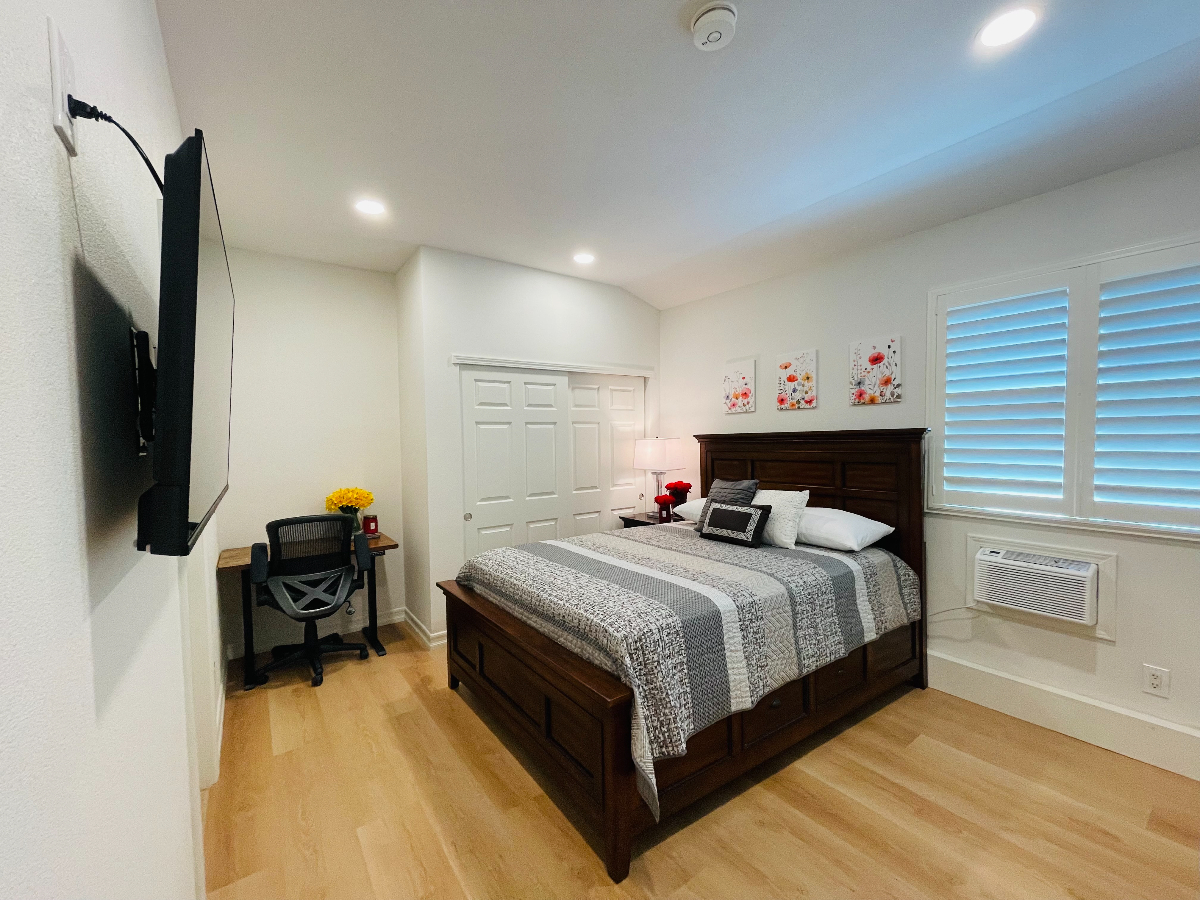 Gorgeous Brand-New Studio, Fully Furnished - Photo 2