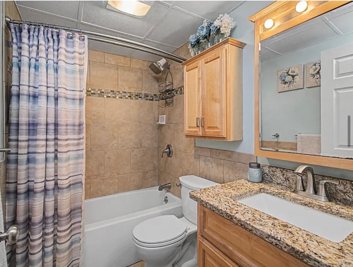 Comfortable 2-Bedroom South Burlington Condo Near Shopping, Dining & UVM - Photo 7