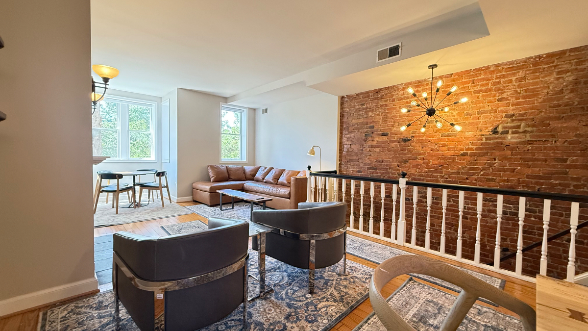 LOCATION! LOCATION! LOCATION! Fully furnished 4-bed, 3 bath cooperative/shared living located in His - Photo 5