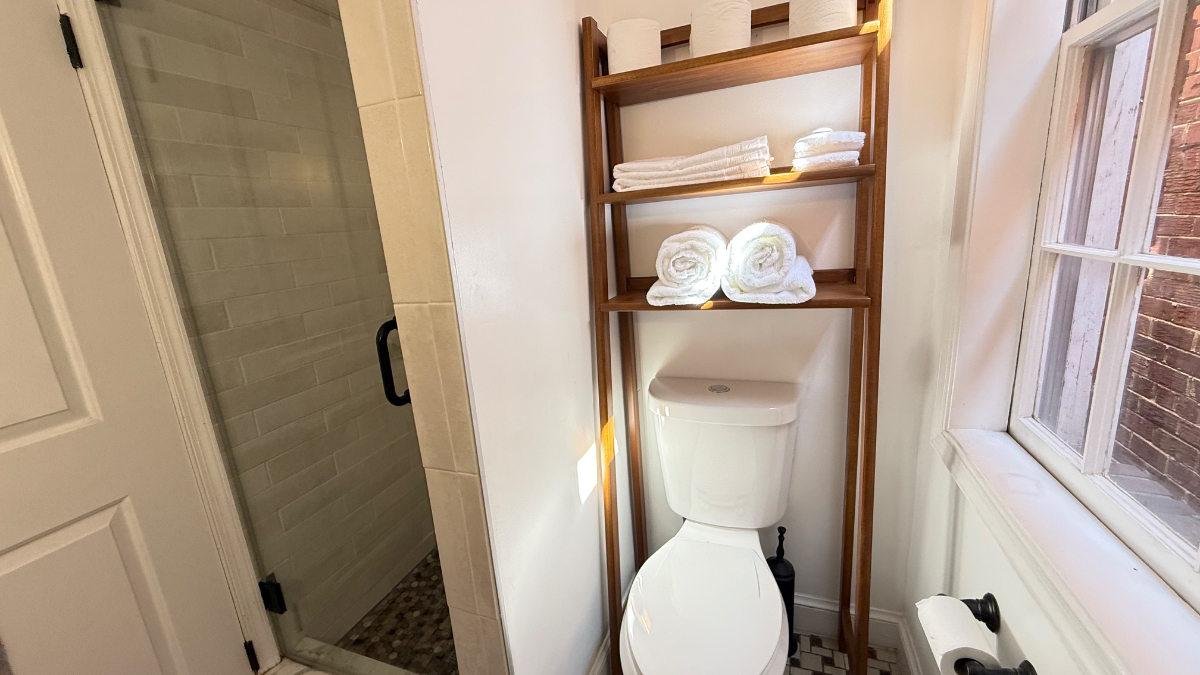 LOCATION! LOCATION! LOCATION! Fully furnished 4-bed, 3 bath cooperative/shared living located in His - Photo 11
