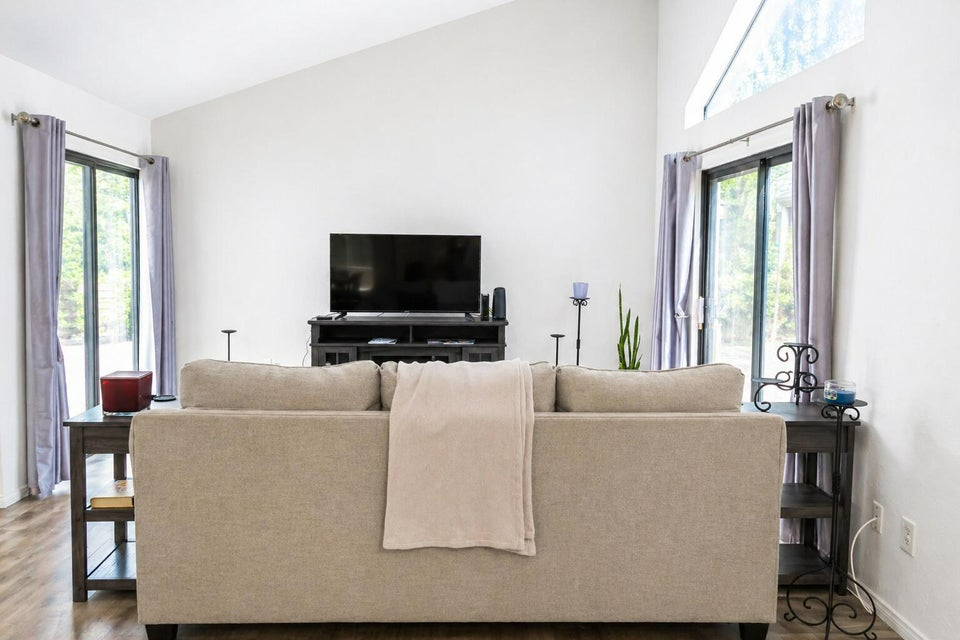 Furnished Desert Living Makes For A Perfect Home Away From Home - Photo 5