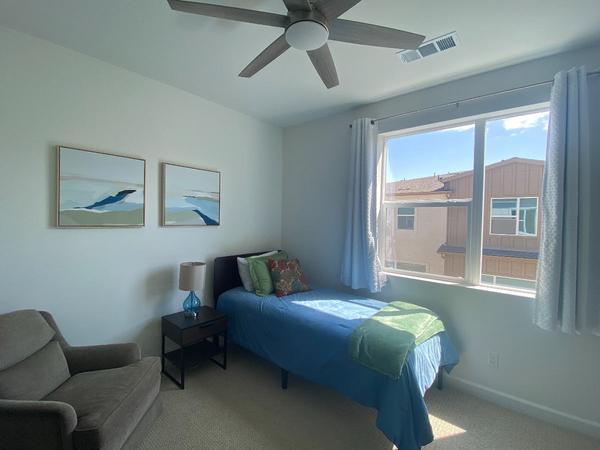 Fully Furnished Private Bedroom/Bathroom in Spacious Carmel Mountain/Rancho Bernardo Townhome - Photo 1