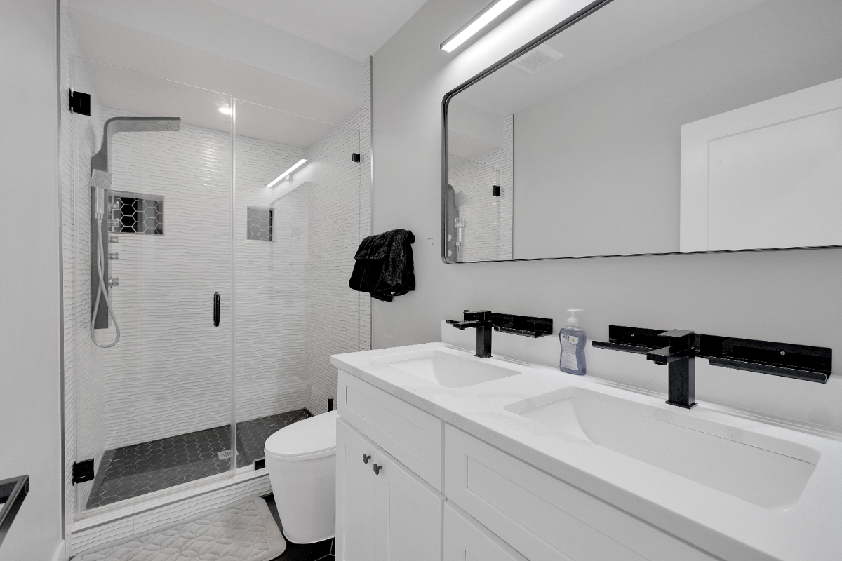 4-Level Furnished 7BR/5BA Home | Corporate Leases & 5+ Parking - Photo 8