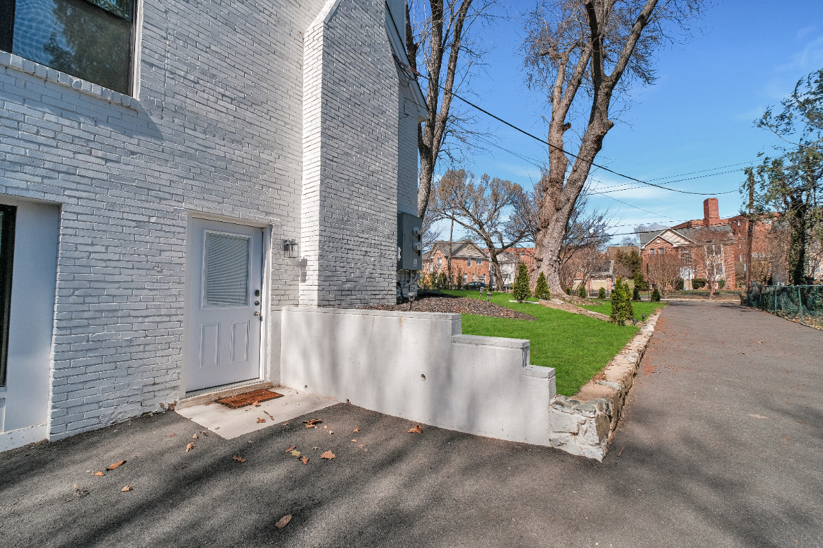 4-Level Furnished 7BR/5BA Home | Corporate Leases & 5+ Parking - Photo 6