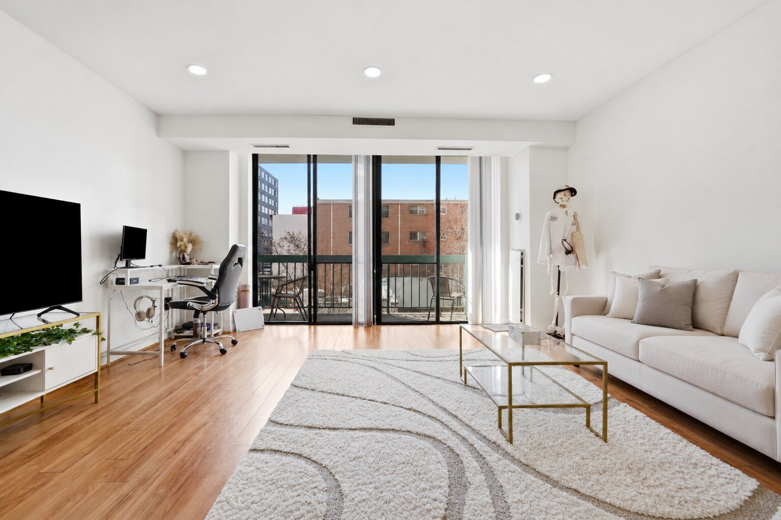 Luxury Condo in Foggy Bottom/West End/ Right Next to Georgetown - Photo 1