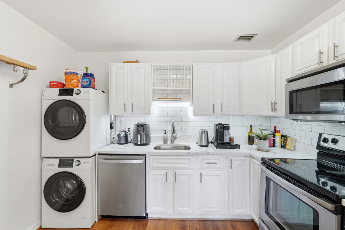 Luxury Condo in Foggy Bottom/West End/ Right Next to Georgetown - Photo 6