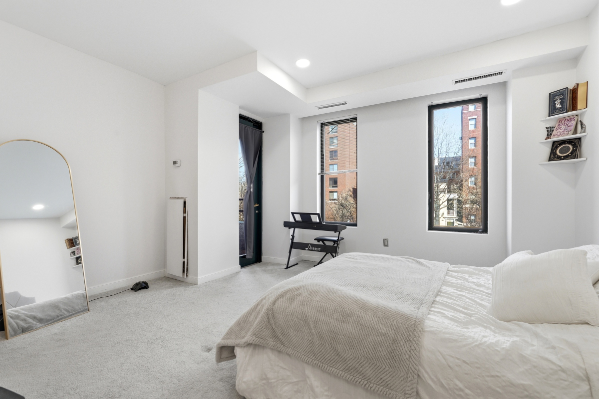 Luxury Condo in Foggy Bottom/West End/ Right Next to Georgetown - Photo 12