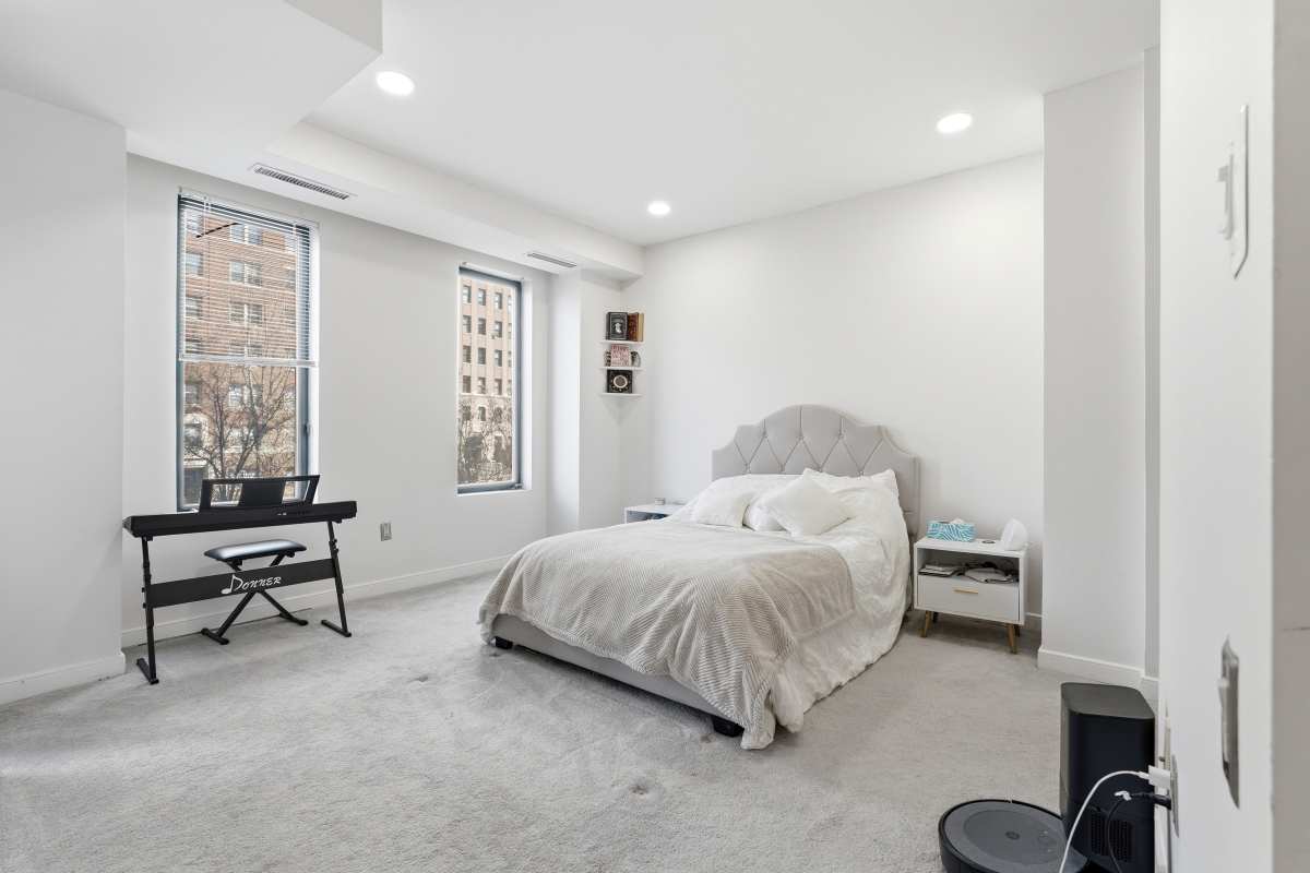 Luxury Condo in Foggy Bottom/West End/ Right Next to Georgetown - Photo 11