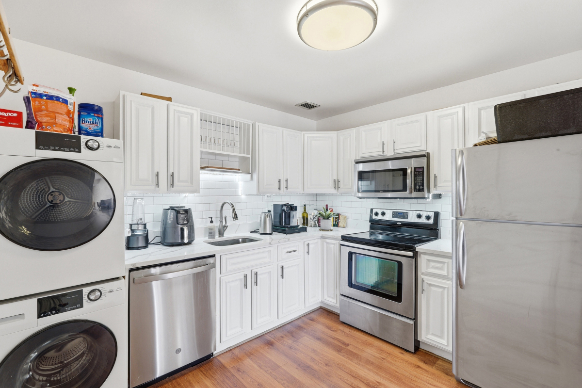 Luxury Condo in Foggy Bottom/West End/ Right Next to Georgetown - Photo 8