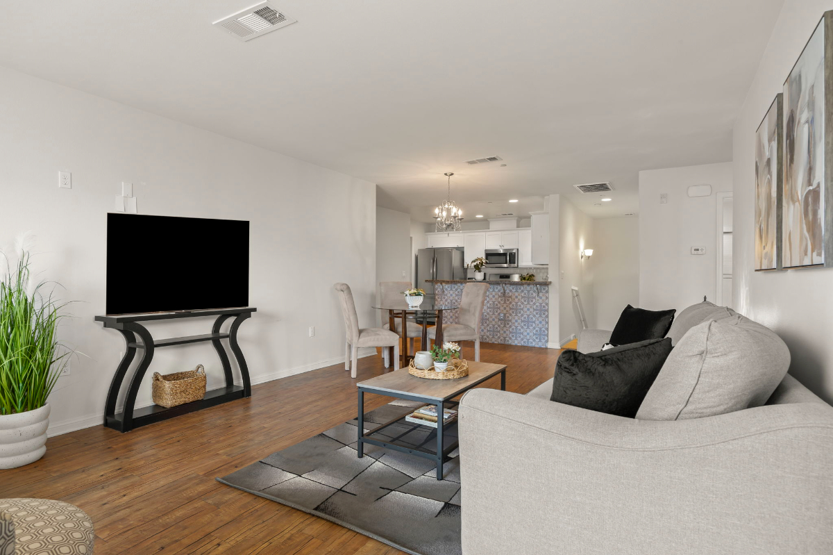 Modern Coastal Retreat Near Ventura Beaches & Hospitals - Photo 4