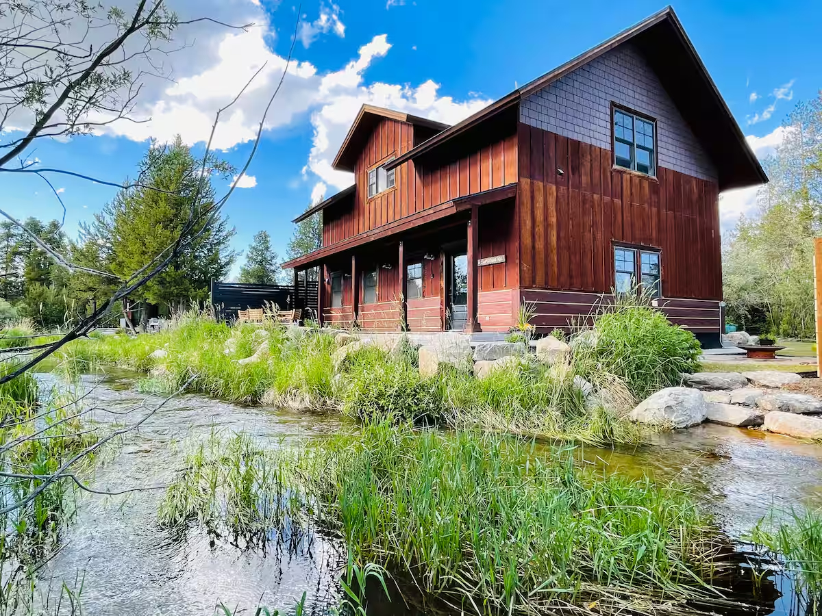 Peaceful 1BR Mountain Cabin with Sauna, Creekside Setting & All Utilities Included - Photo 1