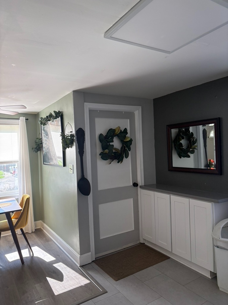 Cozy Cape Close to Airport & Medical Campuses, Renovated 3BR, Parking and Laundry - Photo 5