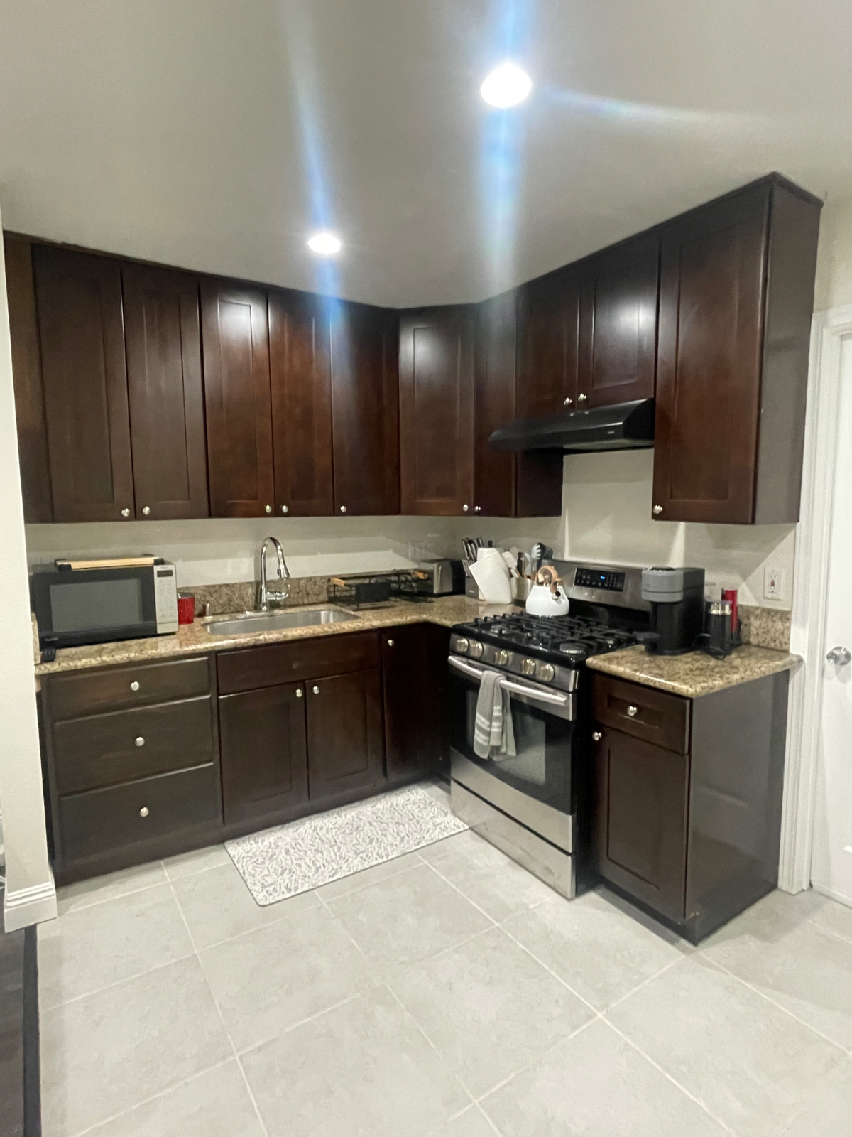 Fully Furnished 2BR, 1 full bathroom Home Near SoFi Stadium Parking & WiFi - Photo 2