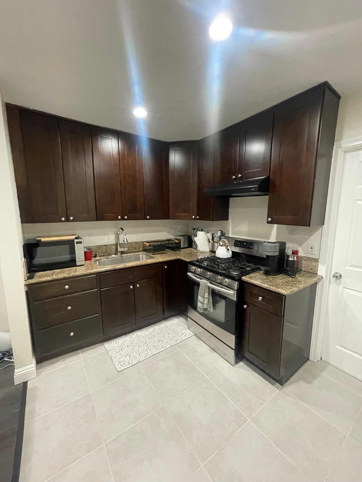 Fully Furnished 2BR, 1 full bathroom Home Near SoFi Stadium Parking & WiFi - Photo 5