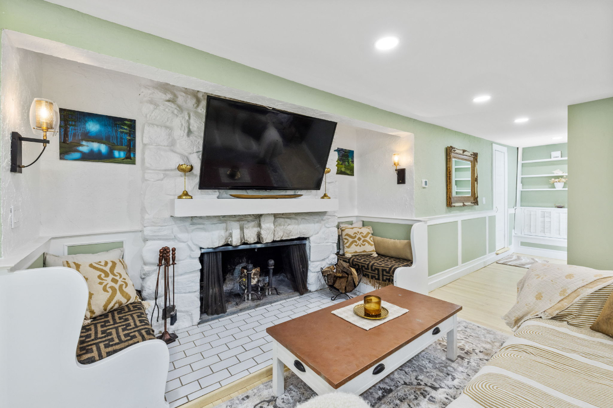 Luxury Renovated 1BR Oasis near Regeneron & Westchester Med Hubs - Photo 6