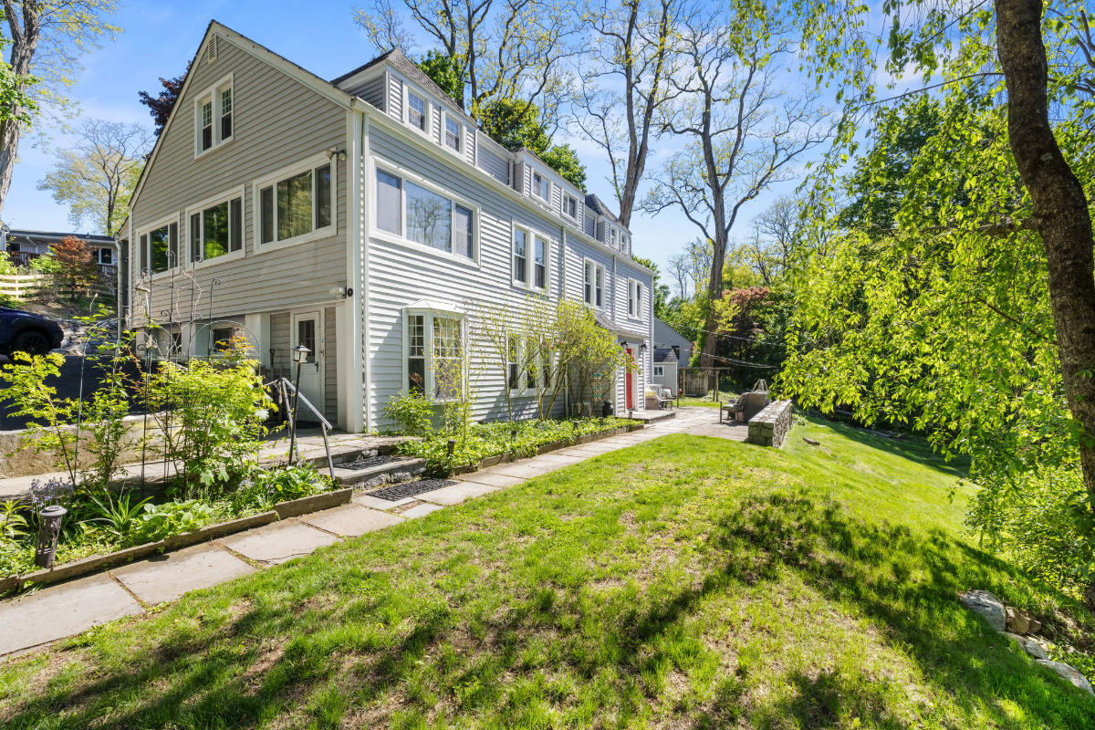 Luxury Renovated 1BR Oasis near Regeneron & Westchester Med Hubs - Photo 10