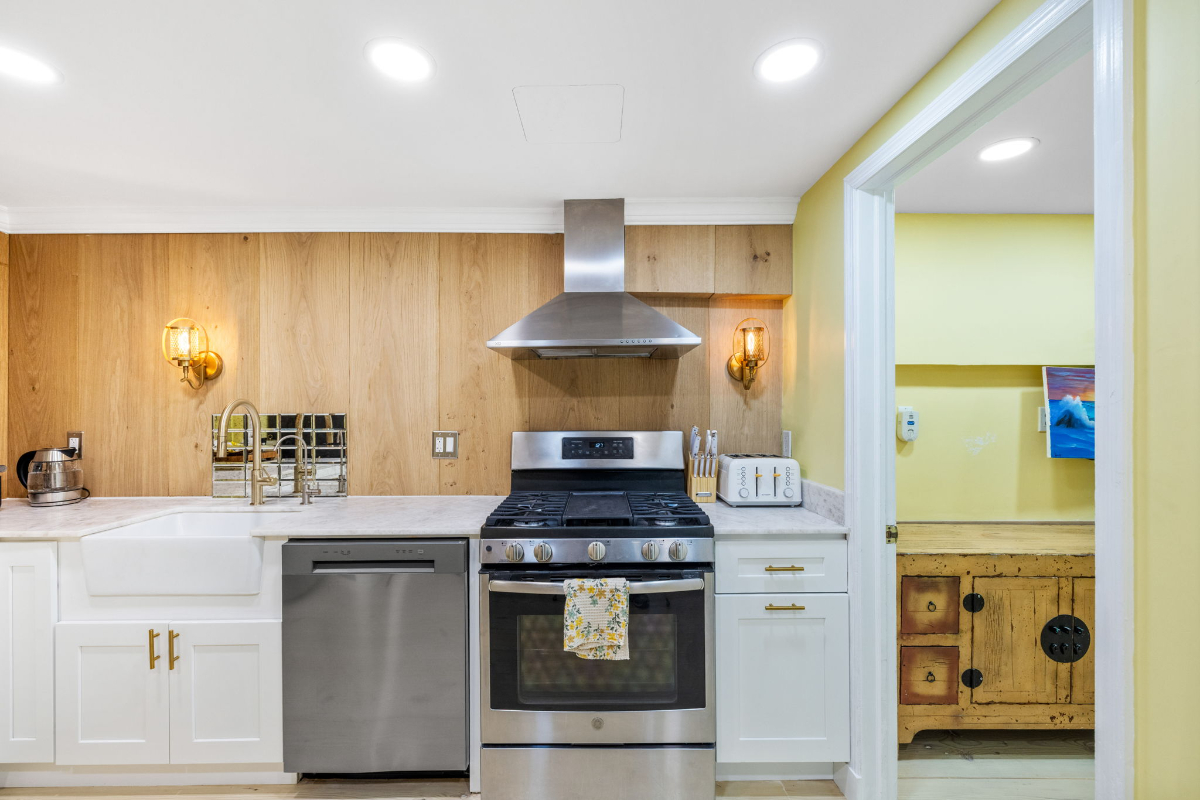 Luxury Renovated 1BR Oasis near Regeneron & Westchester Med Hubs - Photo 12