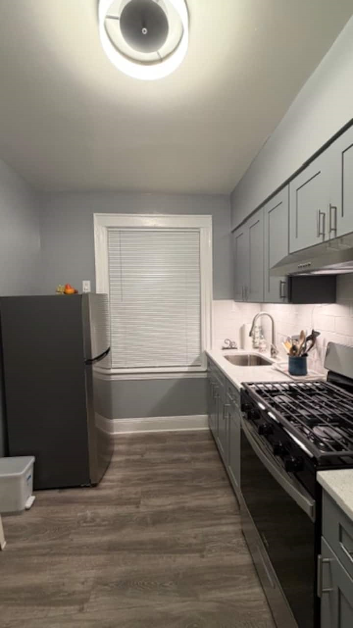 Newly Renovated 2 BDR Apartment Minutes From Elmhurst Hospital And Manhattan - Photo 7