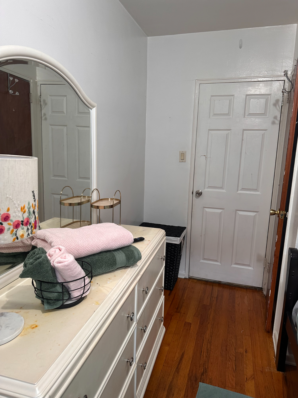 Cozy Furnished Room Near Public Transportation And Local Hospitals In Brooklyn - Photo 5