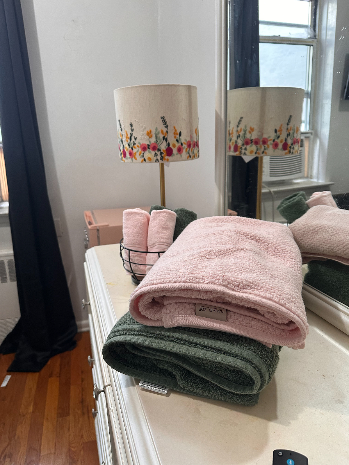 Cozy Furnished Room Near Public Transportation And Local Hospitals In Brooklyn - Photo 6