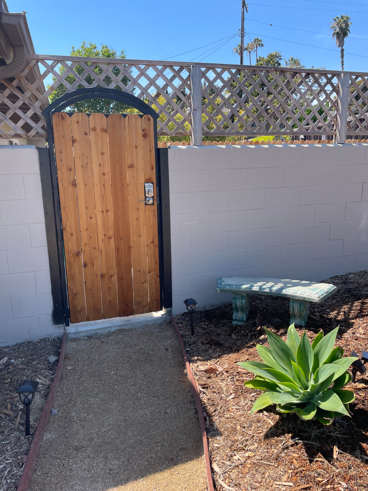 Private Room, Private entrance, Private garden - Photo 4