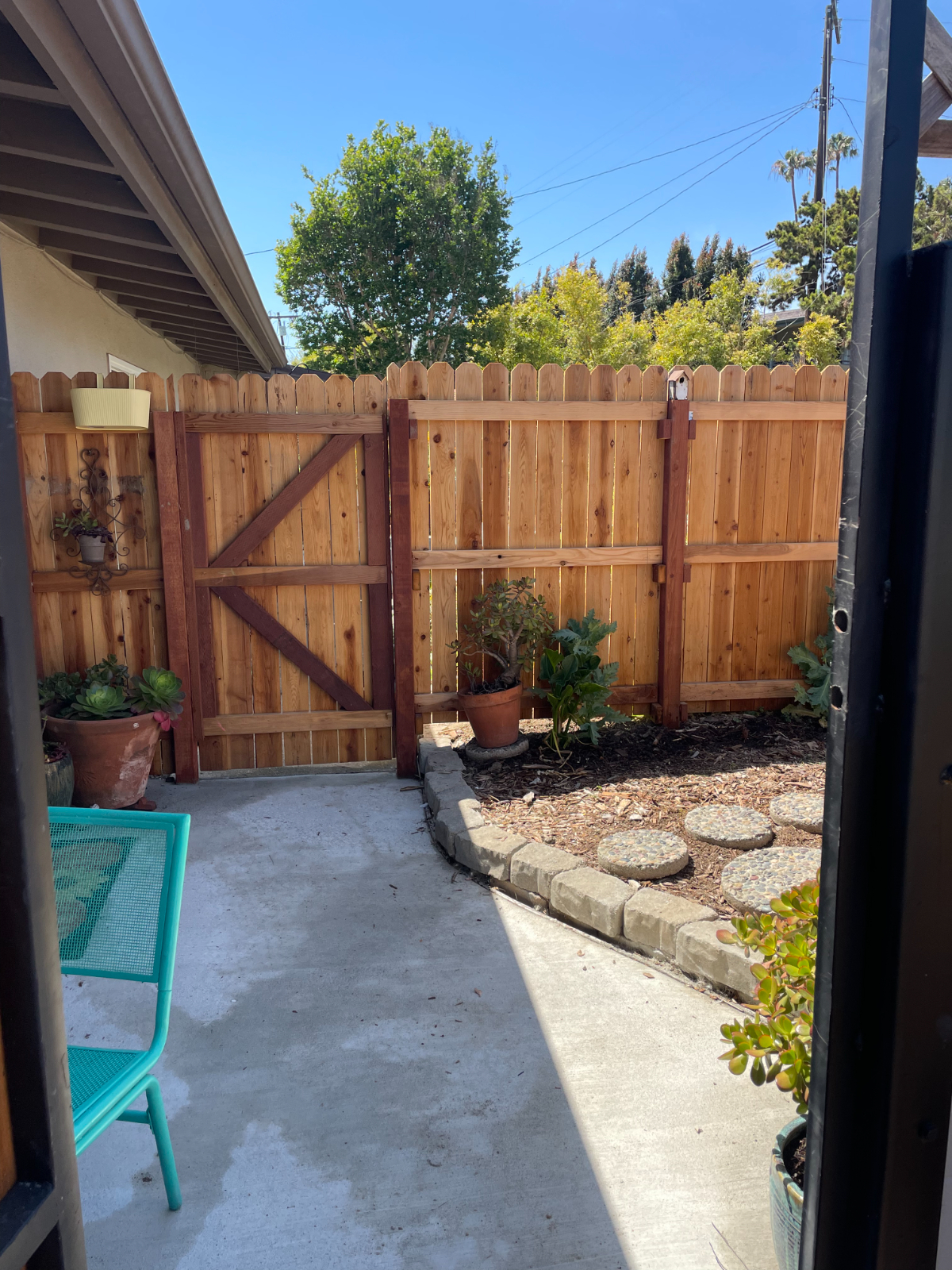Private Room, Private entrance, Private garden - Photo 5