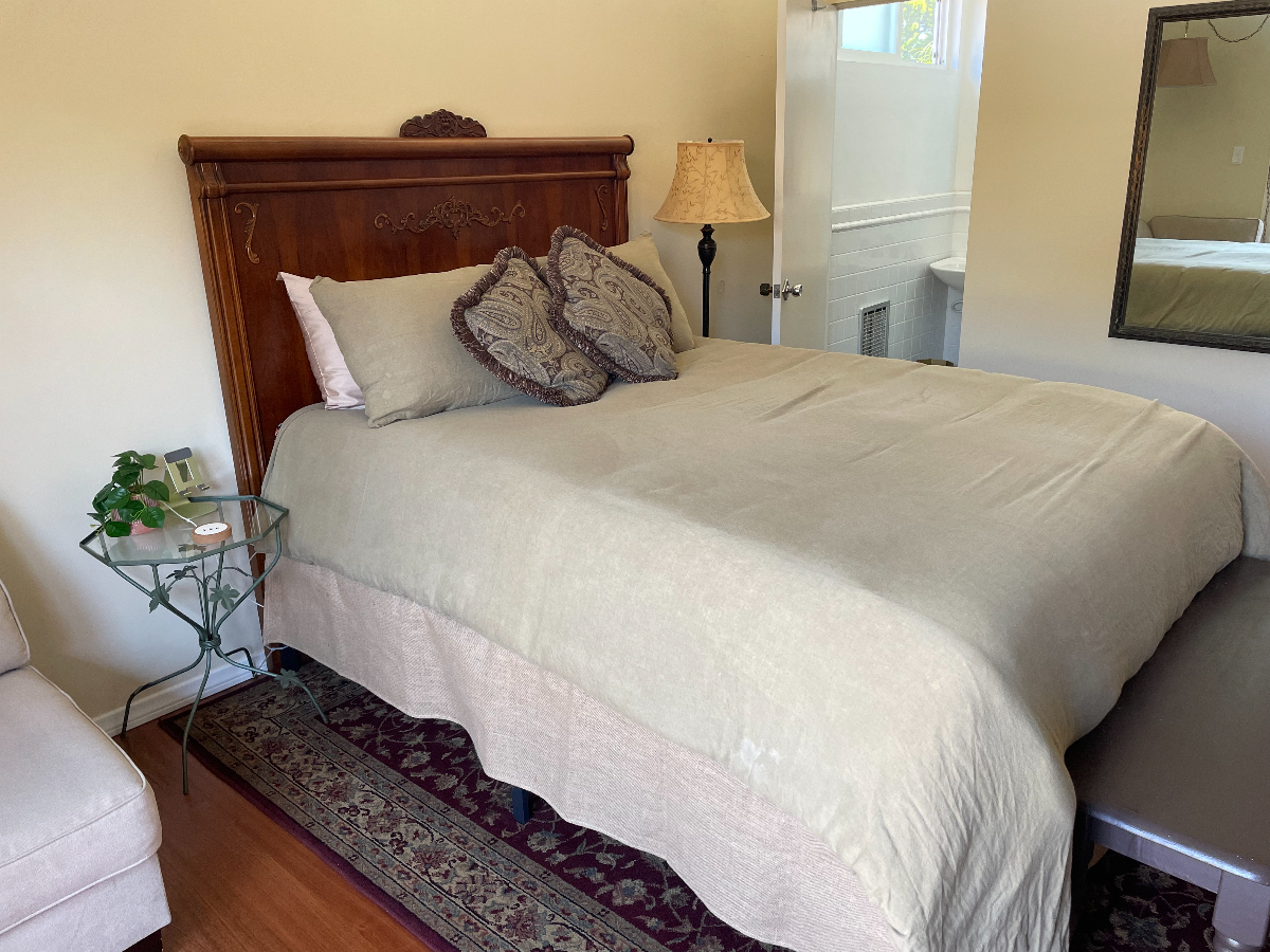 Private Room, Private entrance, Private garden - Photo 1