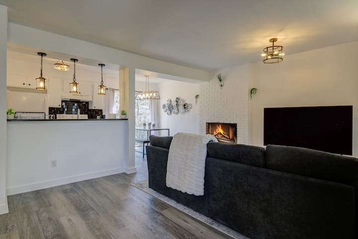 Polished SoCo 2BR 2BA Townhome - Photo 4