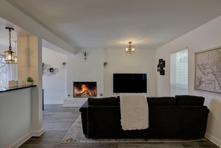 Polished SoCo 2BR 2BA Townhome - Photo 5