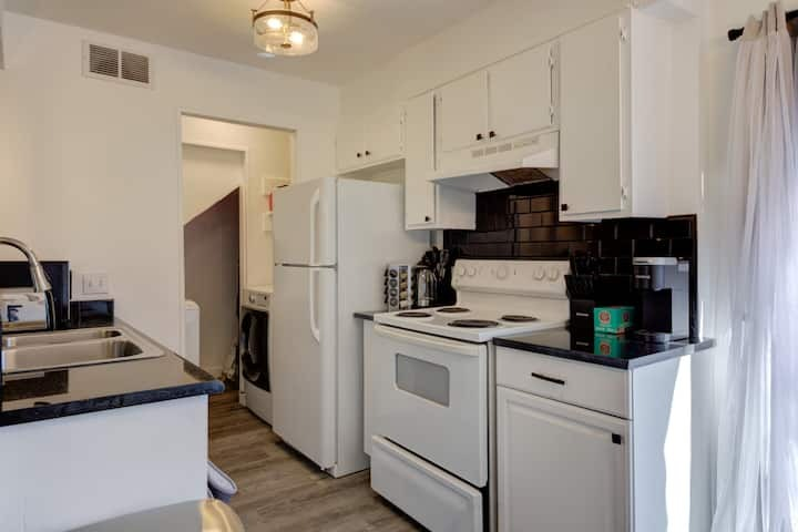Polished SoCo 2BR 2BA Townhome - Photo 9