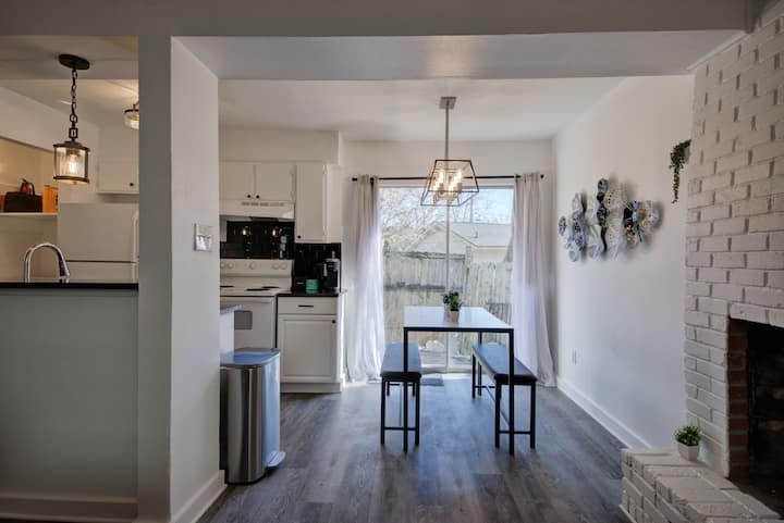 Polished SoCo 2BR 2BA Townhome - Photo 7