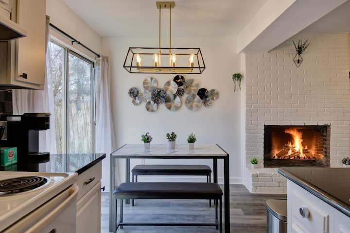 Polished SoCo 2BR 2BA Townhome - Photo 6