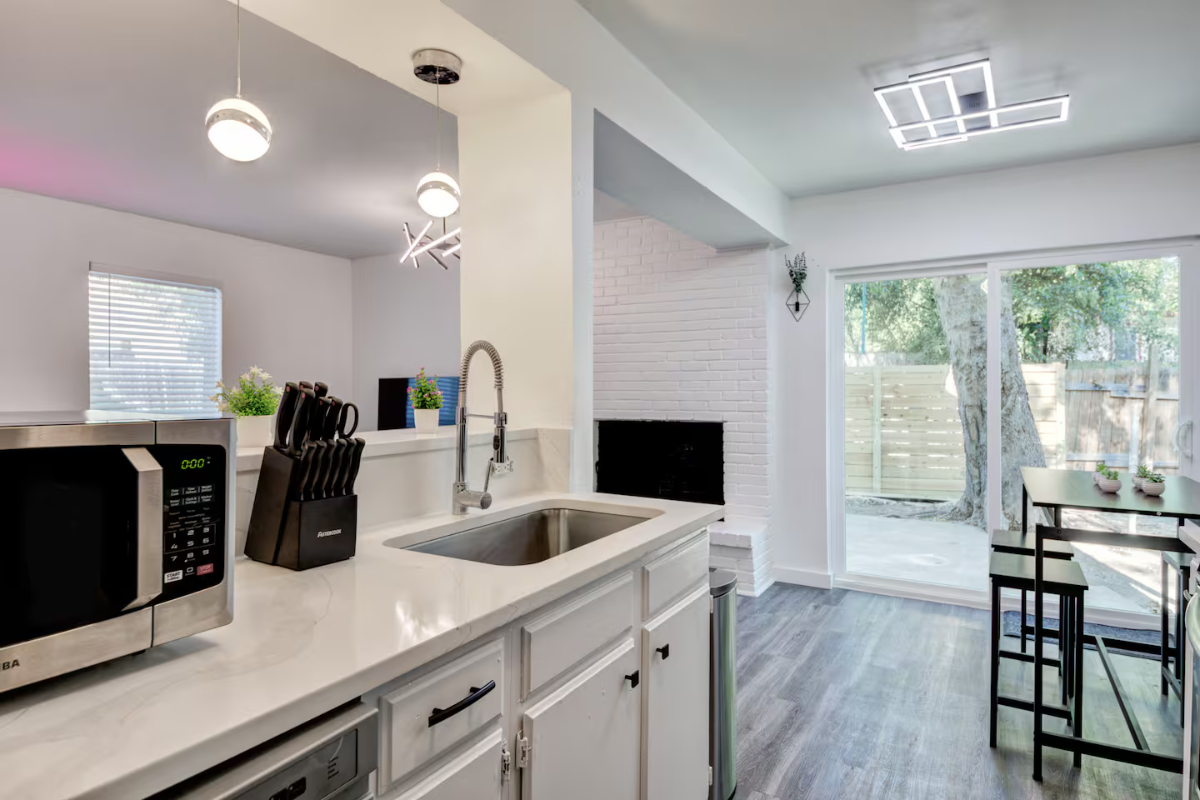 Polished SoCo 2BR 2BA Townhome - Photo 6