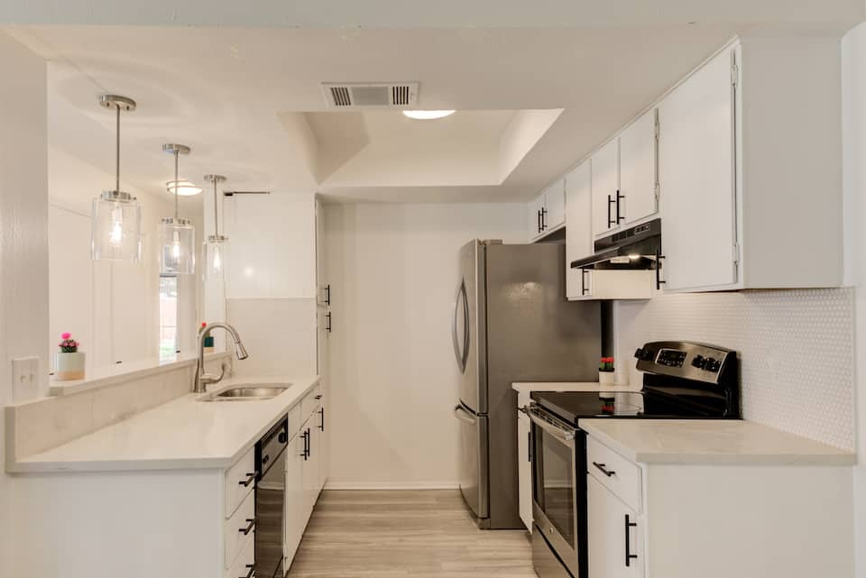 Modern 2BR/2BA Lamplight Village Duplex Near The Domain - A Side - Photo 5