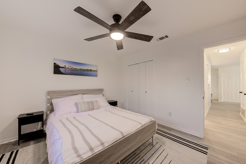 Modern 2BR/2BA Lamplight Village Duplex Near The Domain - A Side - Photo 11