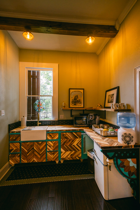 Stylish 1BR Studio, New Kitchen, Free Parking, Private - Photo 7
