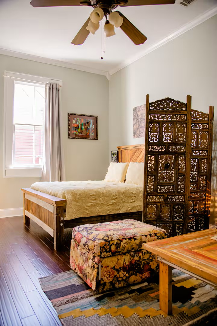 Stylish 1BR Studio, New Kitchen, Free Parking, Private - Photo 3