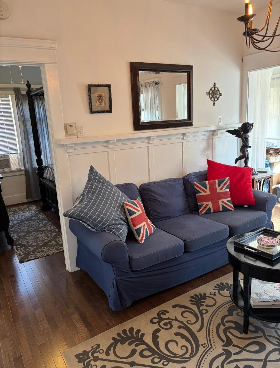 Vintage Long Beach Cottage walking distance from Restaurants, Shops & the Ocean - Photo 3