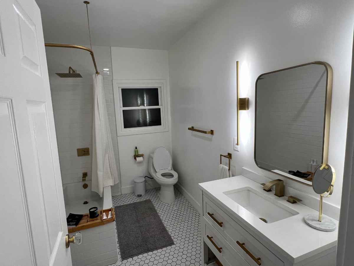 Central Oasis by the Expo Line - ROOM - Photo 2