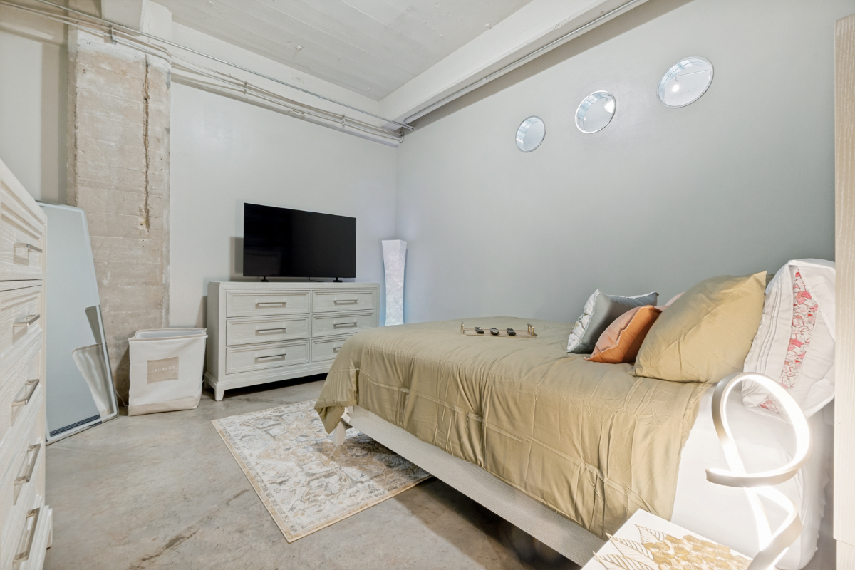 Luxury Downtown Dallas Condo - Photo 9